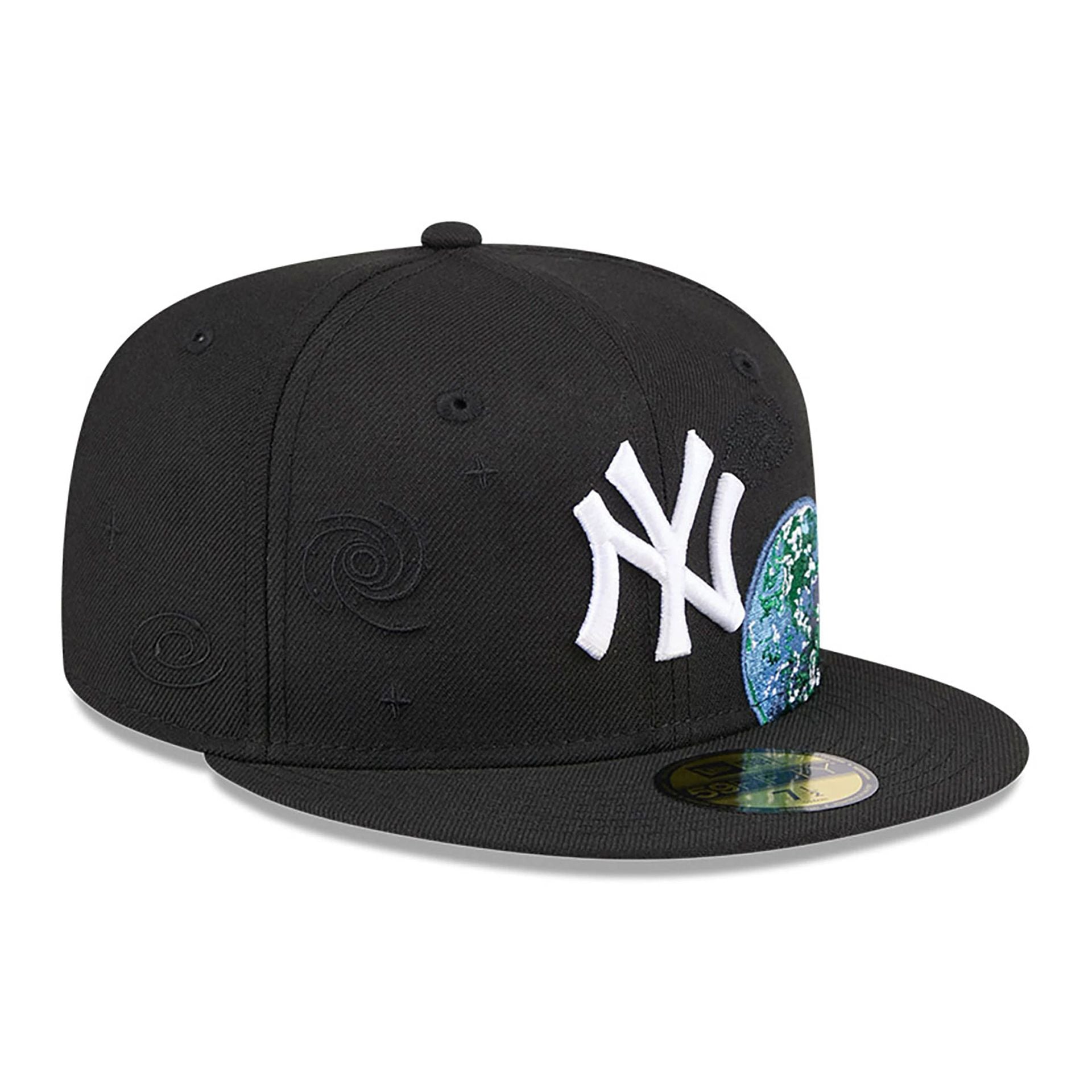 This is a New York Yankees Global Black 59FIFTY Fitted Cap 4