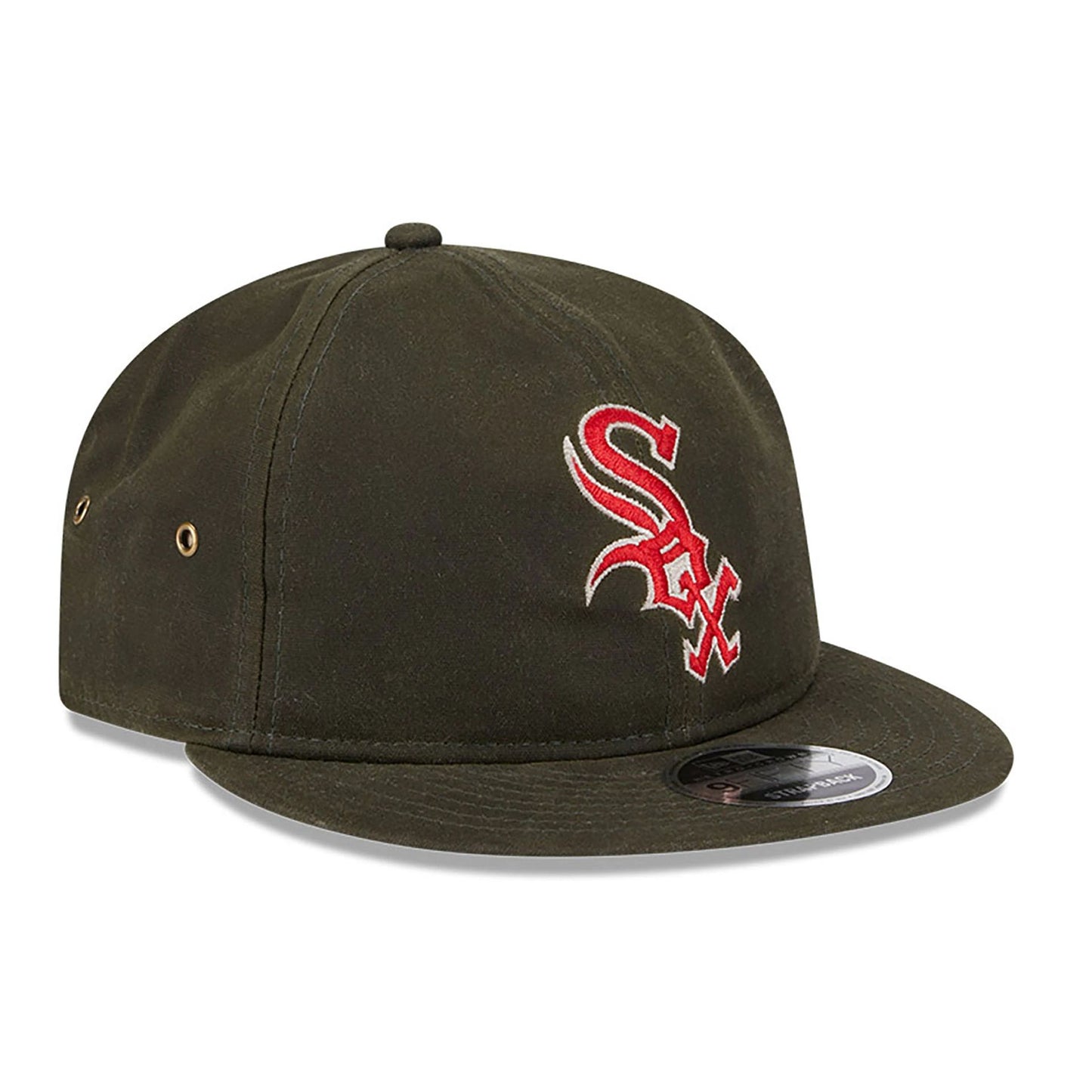 This is a Chicago White Sox Waxed Canvas Dark Green Retro Crown 9FIFTY Strapback Cap 3