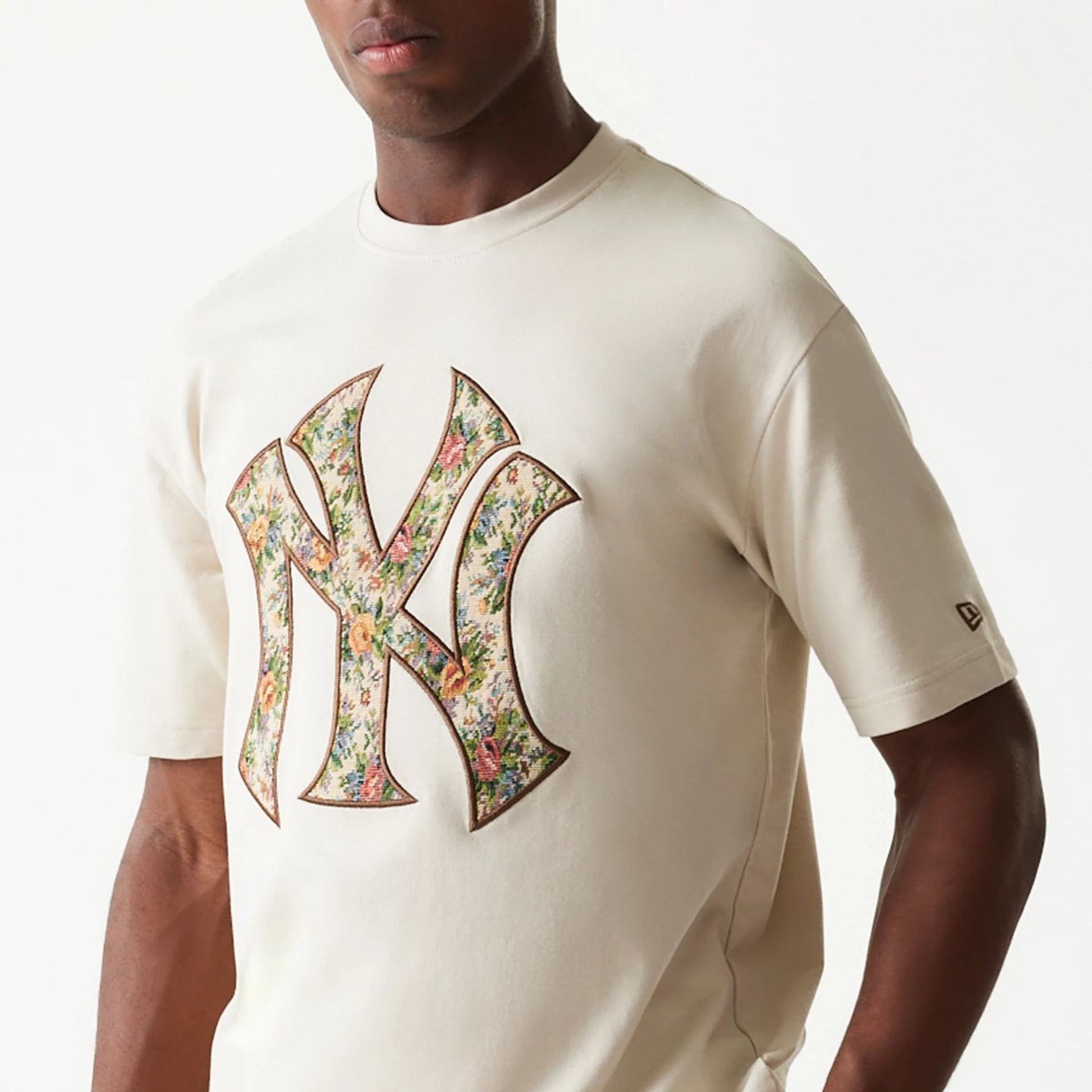 The Male model is wearing New York Yankees Upholstery Light Beige T-Shirt 3