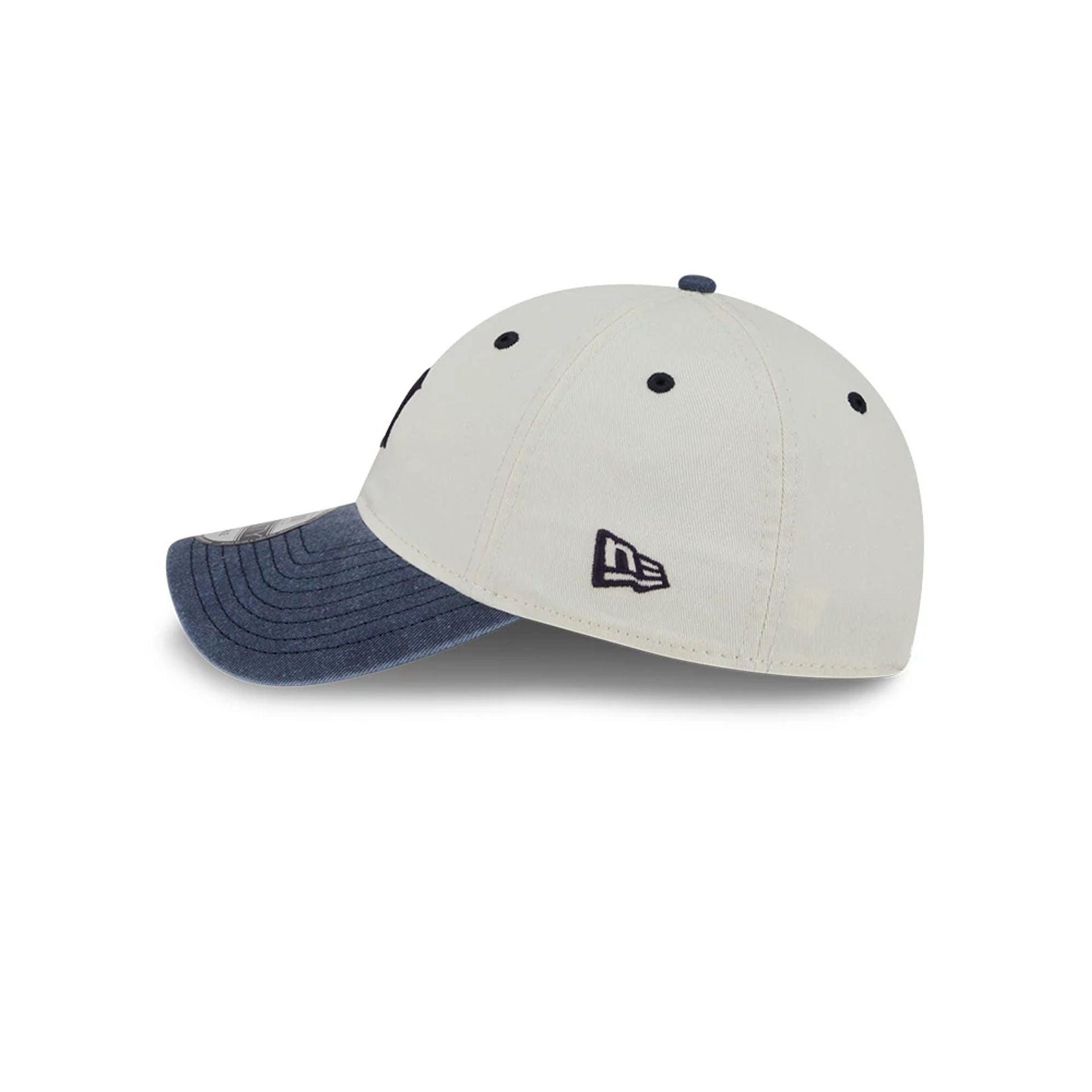 This is a Detroit Tigers Classic Sidescript White 9TWENTY Adjustable Cap 5