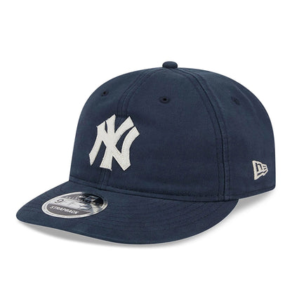 This is a New York Yankees Canvas Felt Logo Navy Retro Crown 9FIFTY Strapback Cap 1