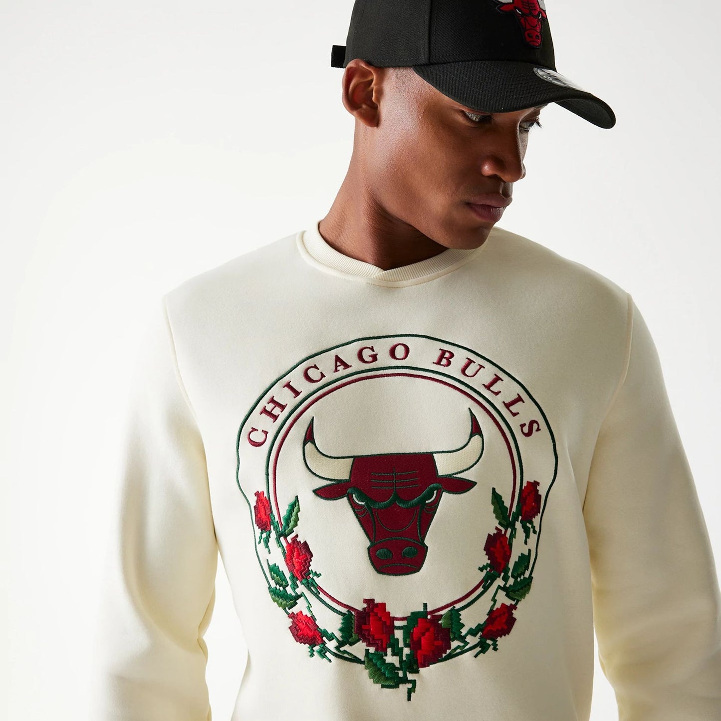 The Male model is wearing Chicago Bulls Red Roses White Crewneck Sweater 5