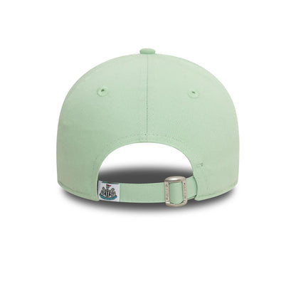 This is a Newcastle United FC Womens Core Pastel Green 9FORTY Adjustable Cap 2