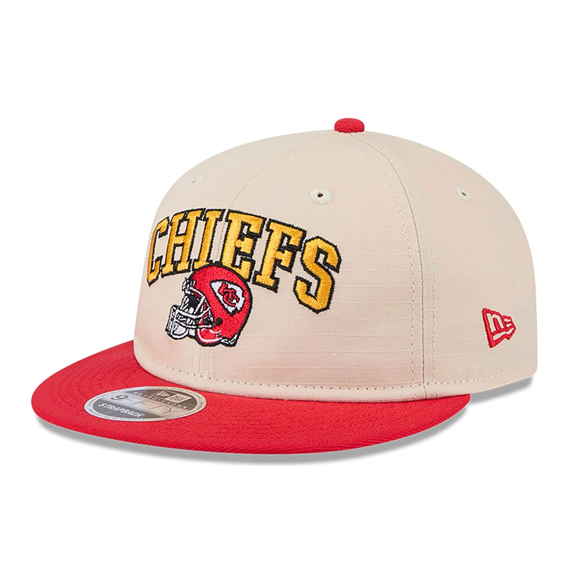 This is a Kansas City Chiefs Historic Helmet Beige Retro Crown 9FIFTY Snapback Cap 1