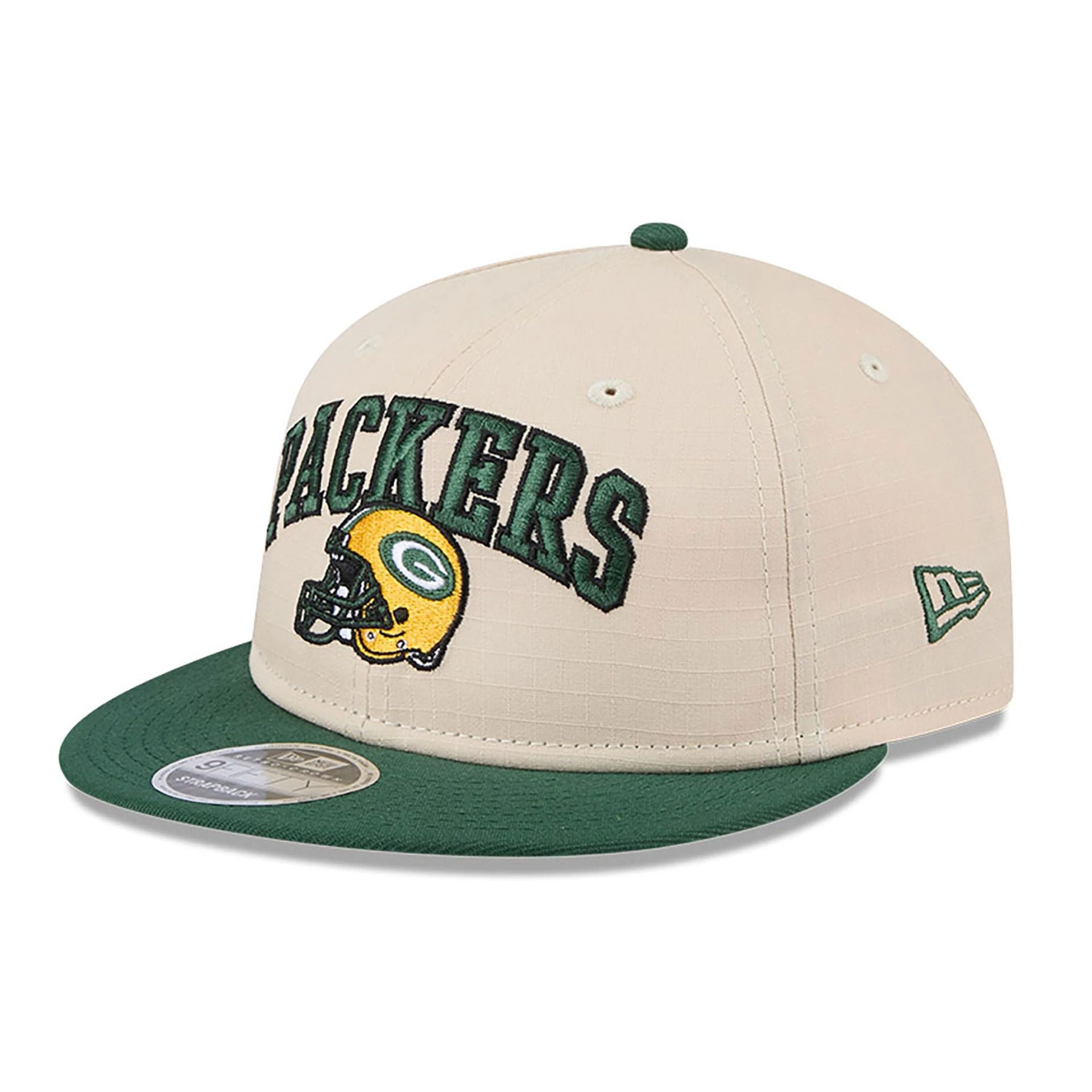 This is a Green Bay Packers Historic Helmet Beige Retro Crown 9FIFTY Snapback Cap 1