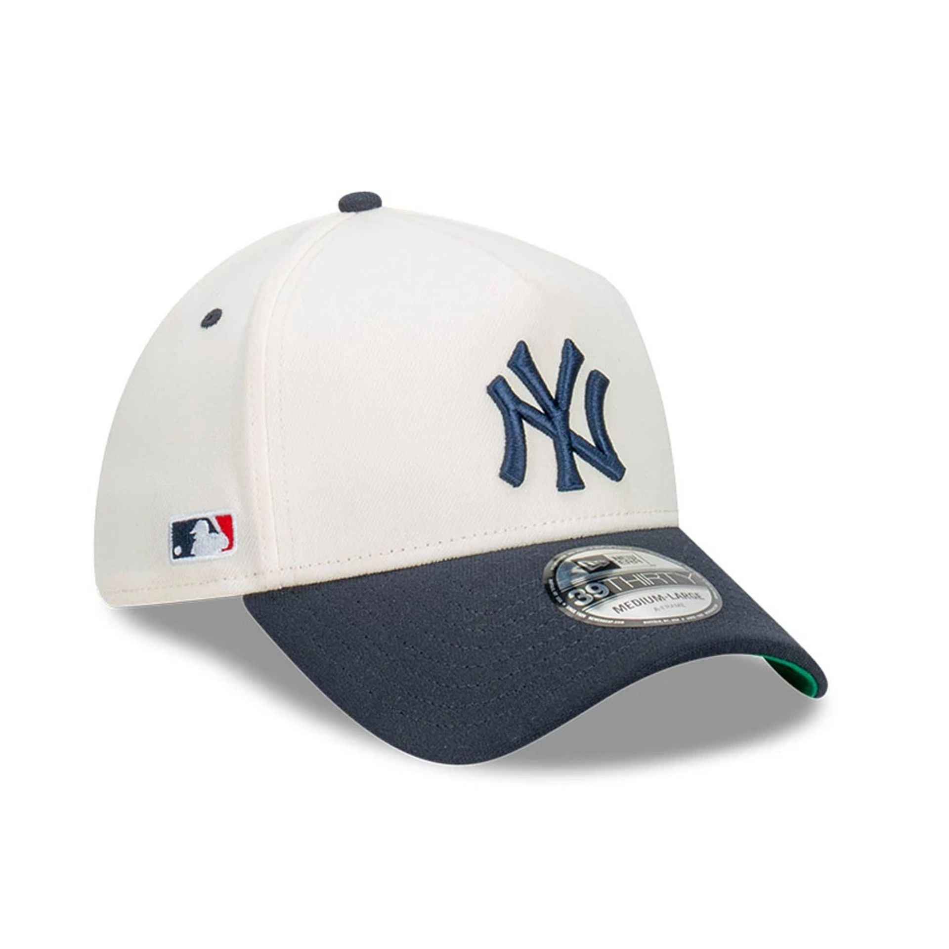 This is a New York Yankees Cut N Paste White 39THIRTY A-Frame Stretch Fit Cap 1