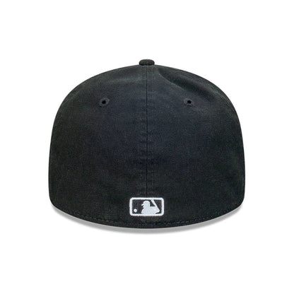 This is a New York Yankees Snow Washed Canvas Black Retro Crown 59FIFTY Fitted Cap 4