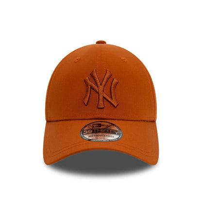 This is a New York Yankees Tech Nylon Brown 39THIRTY Stretch Fit Cap 7