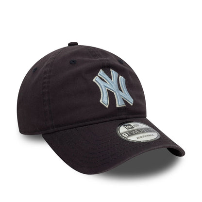 This is a New York Yankees Washed Outline Navy 9TWENTY Adjustable Cap 3