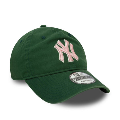 This is a New York Yankees Washed Outline Dark Green 9TWENTY Adjustable Cap 3