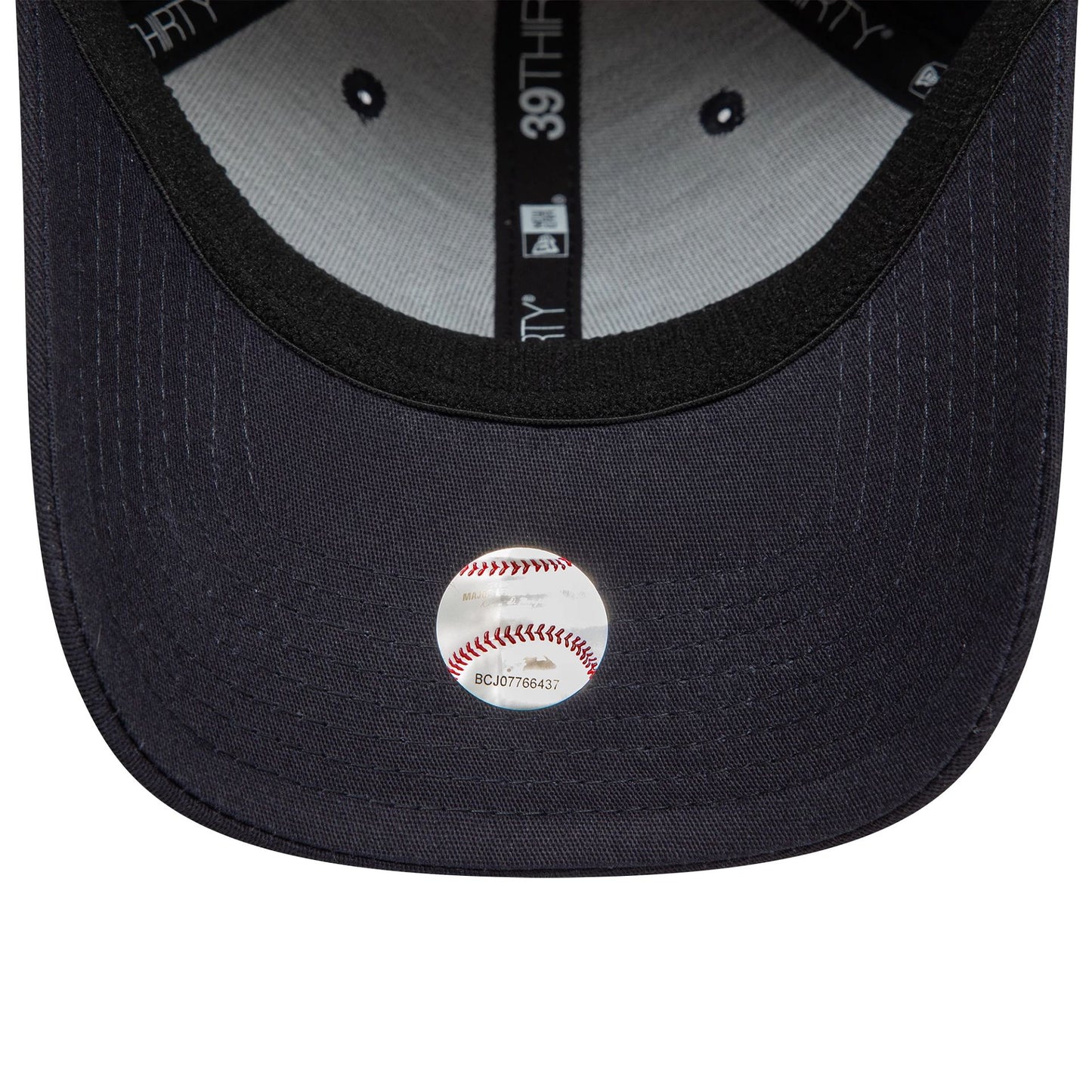 This is a New York Yankees League Essential Navy 39THIRTY Stretch Fit Cap 5