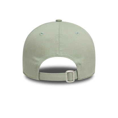 This is a New York Yankees League Essential Pastel Green 9FORTY Adjustable Cap 4