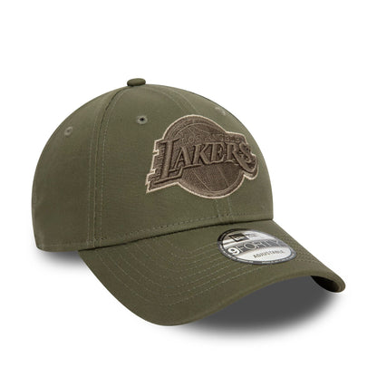 This is a LA Lakers Team Outline Green 9FORTY Adjustable Cap 3