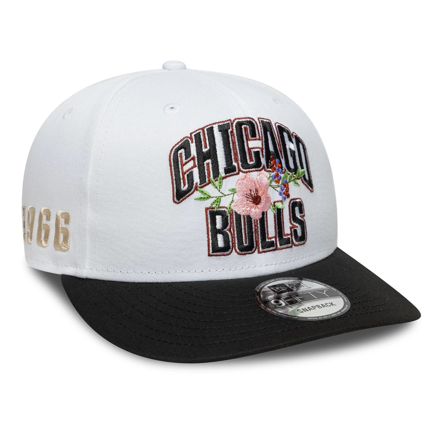 This is a Chicago Bulls NBA Wordmark White 9FIFTY Snapback Adjustable Cap 1