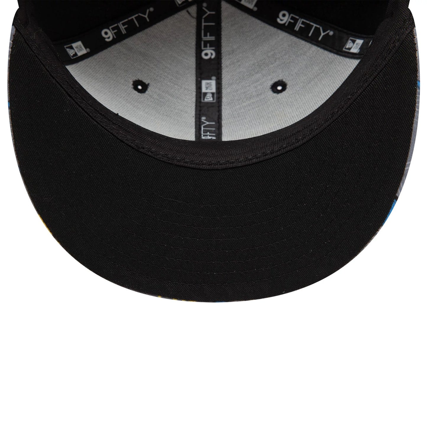 This is a Child DC Batman Black 9FIFTY Snapback Adjustable Cap 5