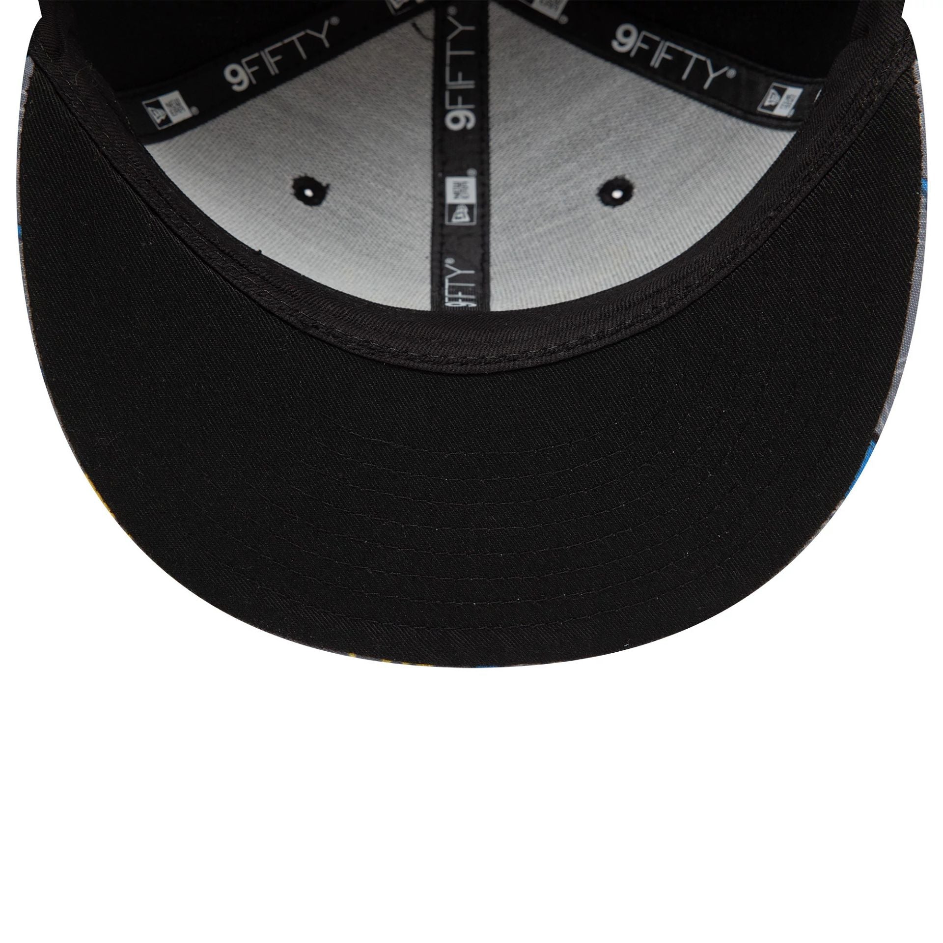 This is a Child DC Batman Black 9FIFTY Snapback Adjustable Cap 5