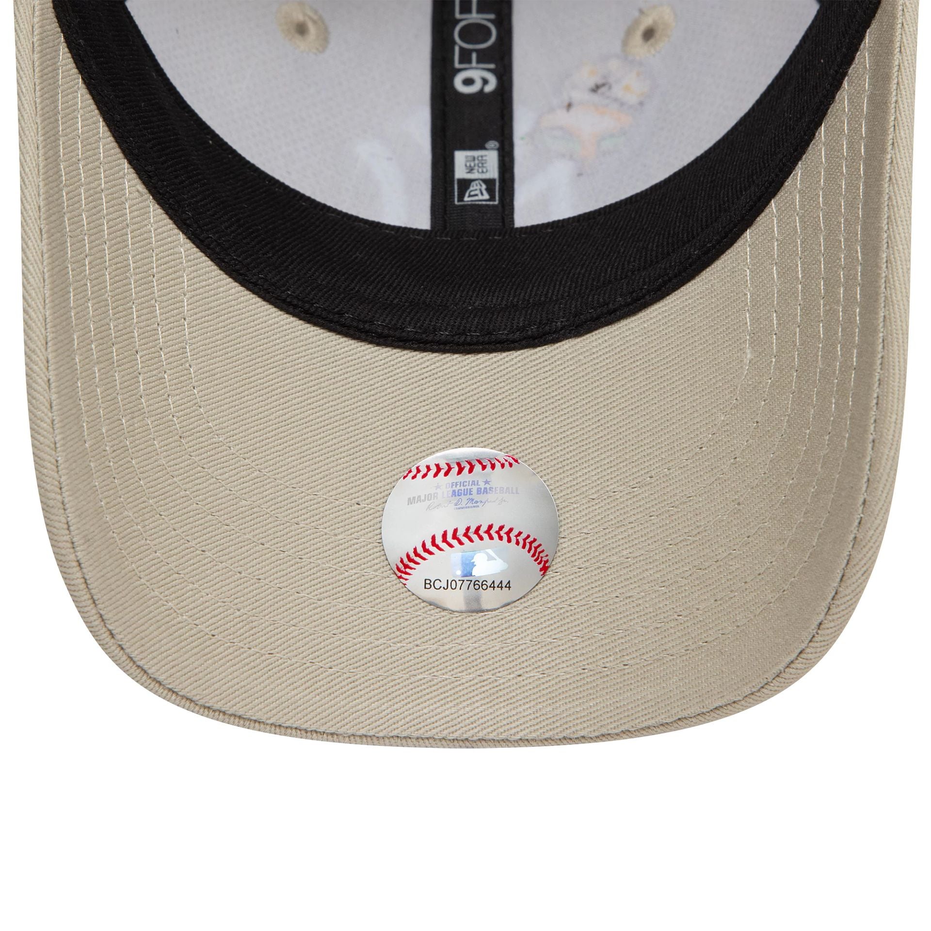 This is a New York Yankees Toddler Icon Cream 9FORTY Adjustable Cap 6