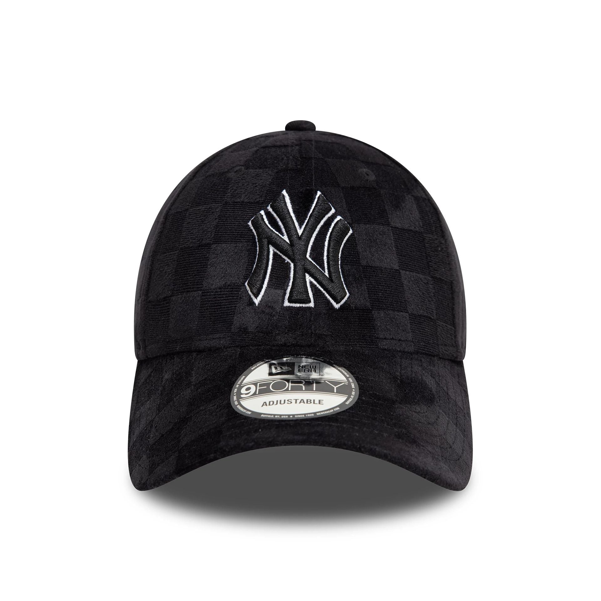 This is a New York Yankees Tonal Check Black 9FORTY Adjustable Cap 2