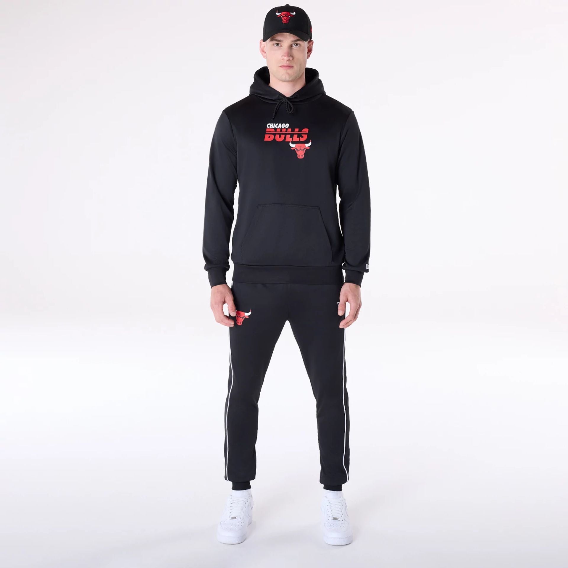 The Male model is wearing Chicago Bulls NBA Essentials Black Pullover Hoodie 6