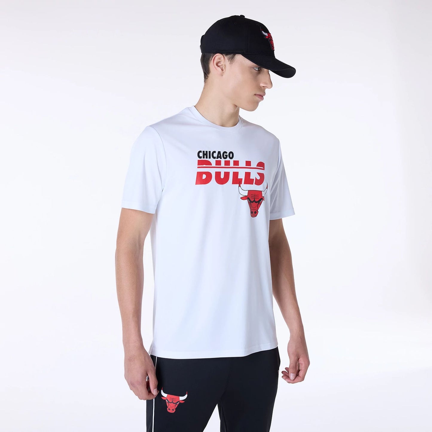 The Male model is wearing Chicago Bulls NBA Essentials White T-Shirt 4