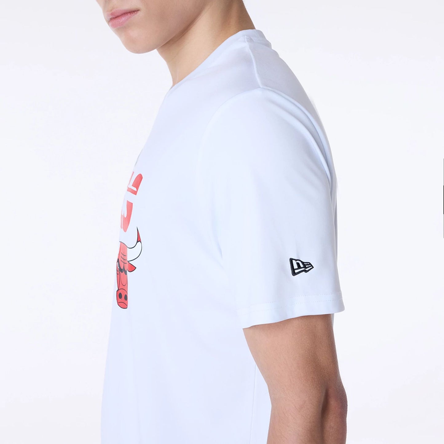 The Male model is wearing Chicago Bulls NBA Essentials White T-Shirt 7