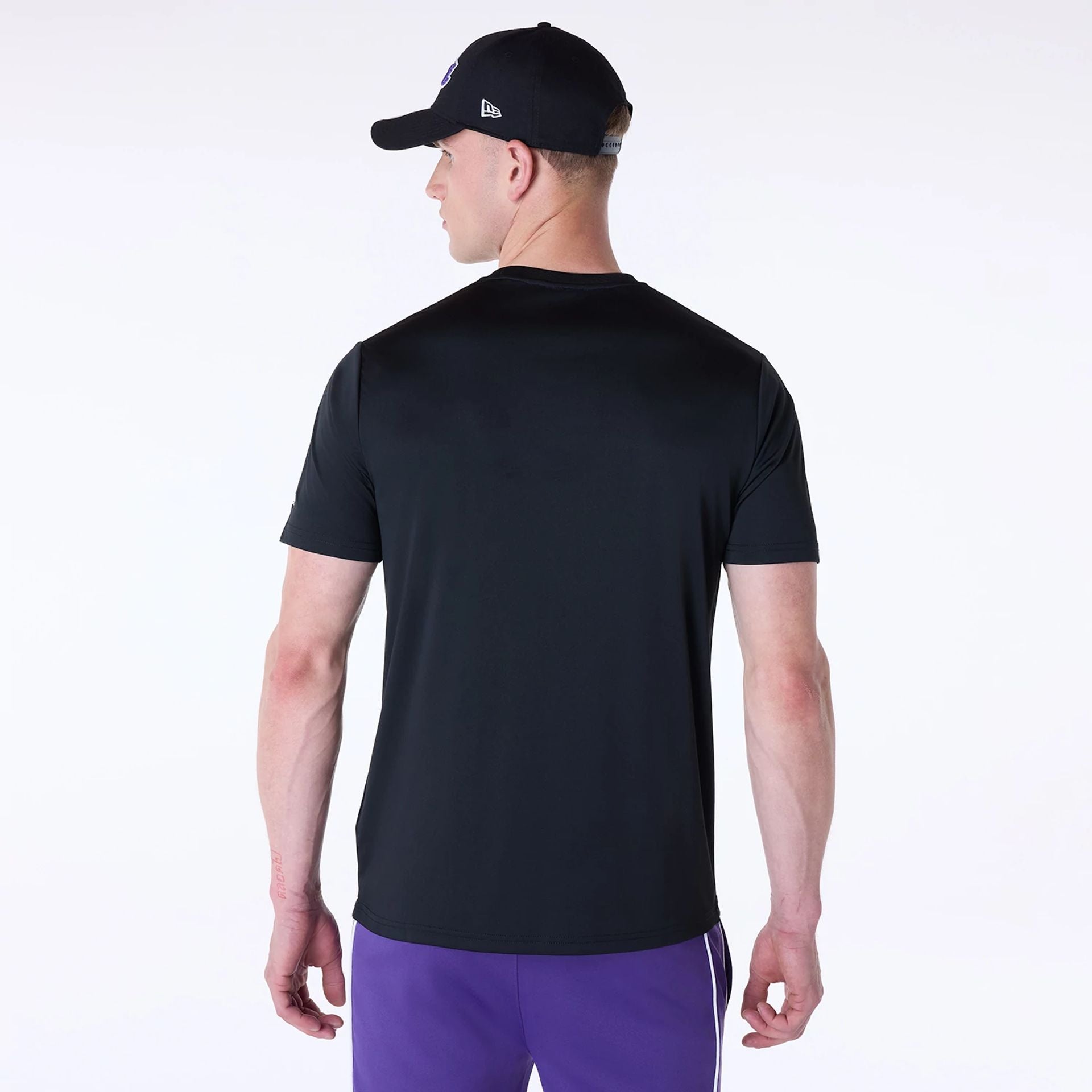 The Male model is wearing LA Lakers NBA Essentials Black T-Shirt 2