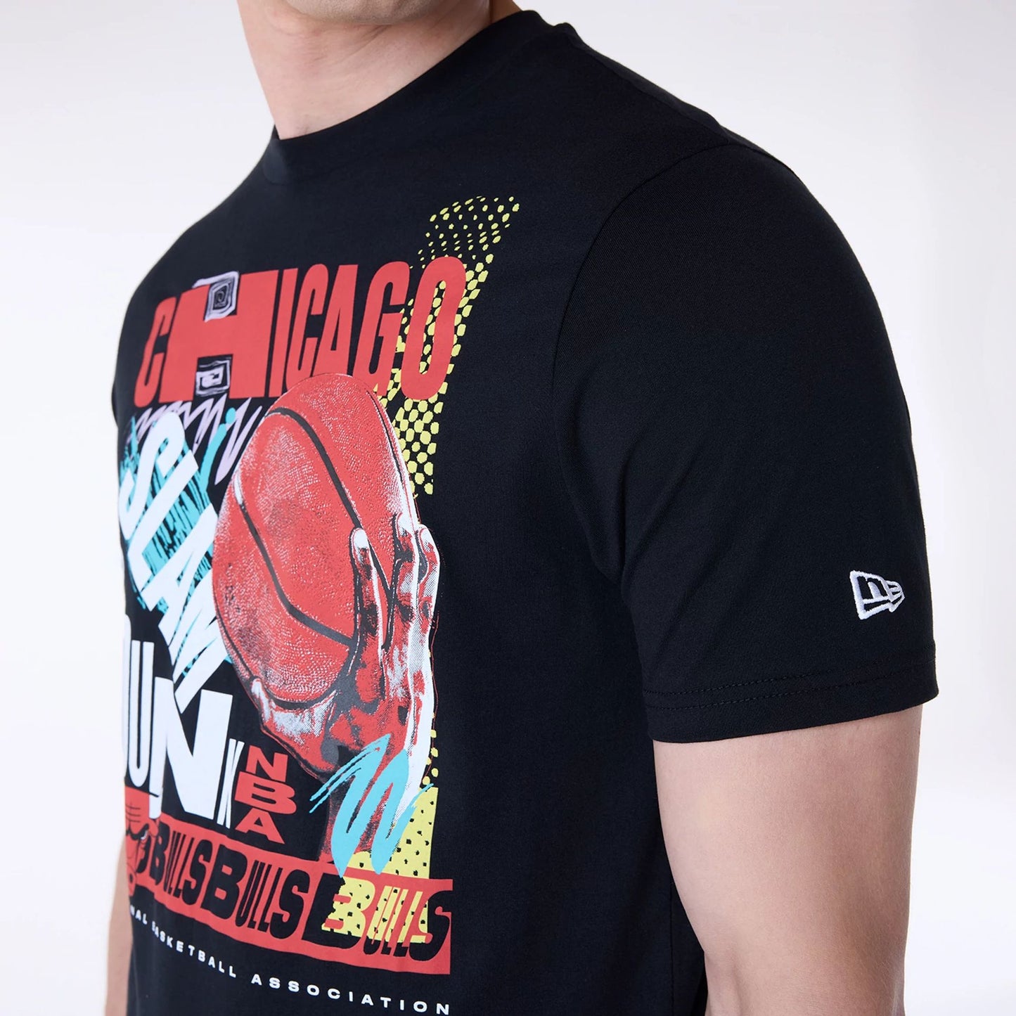 The Male model is wearing Chicago Bulls Basketball Graphic Black T-Shirt 4