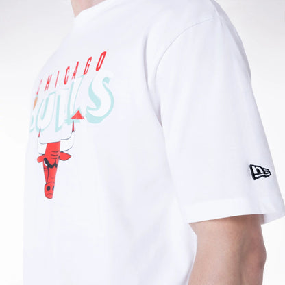 The Male model is wearing Chicago Bulls NBA Graphic White Oversized T-Shirt 4