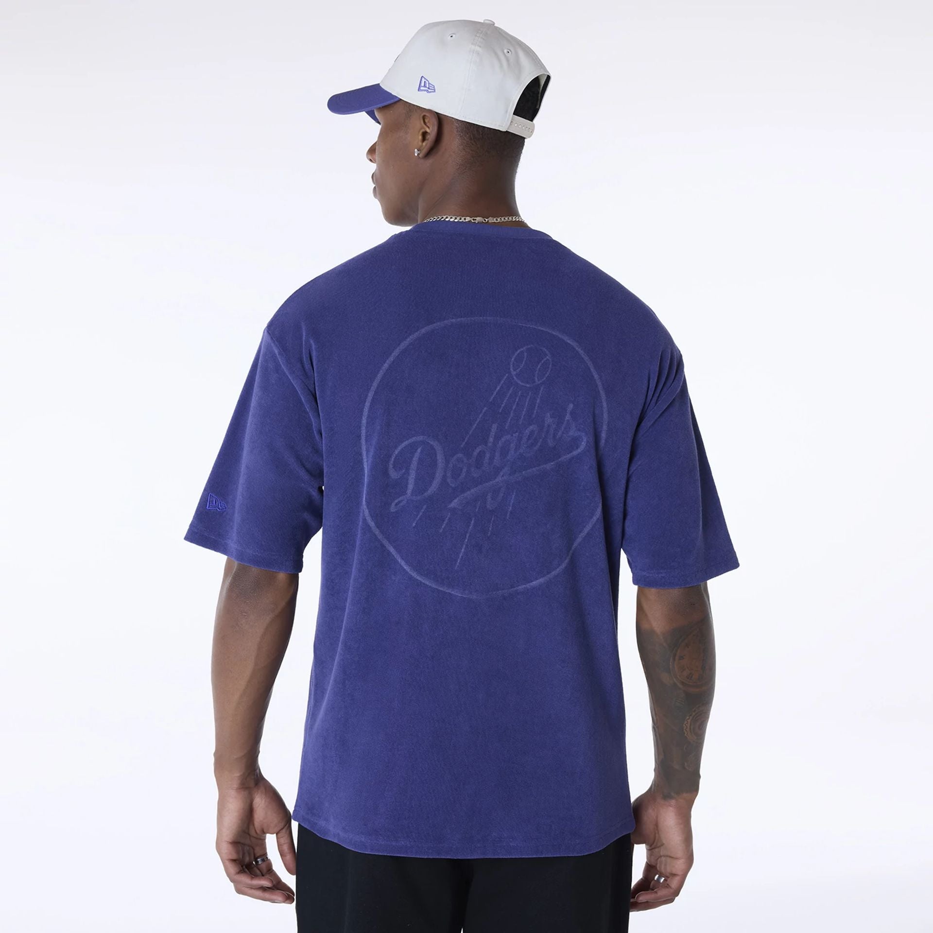 The Male model is wearing LA Dodgers MLB Towelling Dark Blue Oversized T-Shirt 2