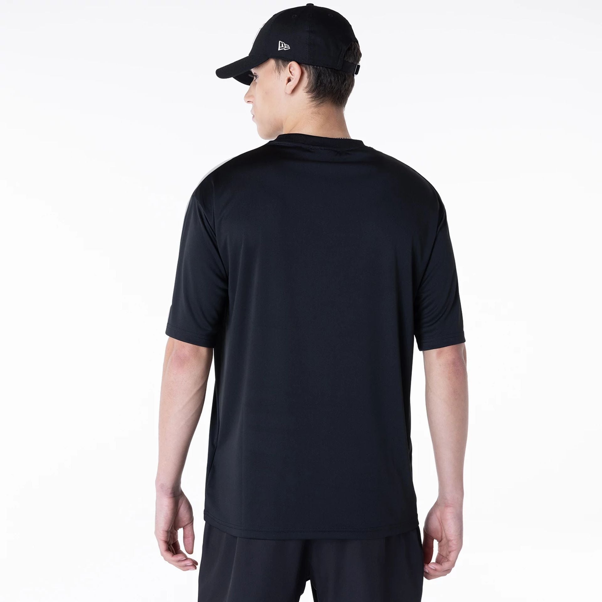 The Male model is wearing New York Yankees League Essential Black T-Shirt 2