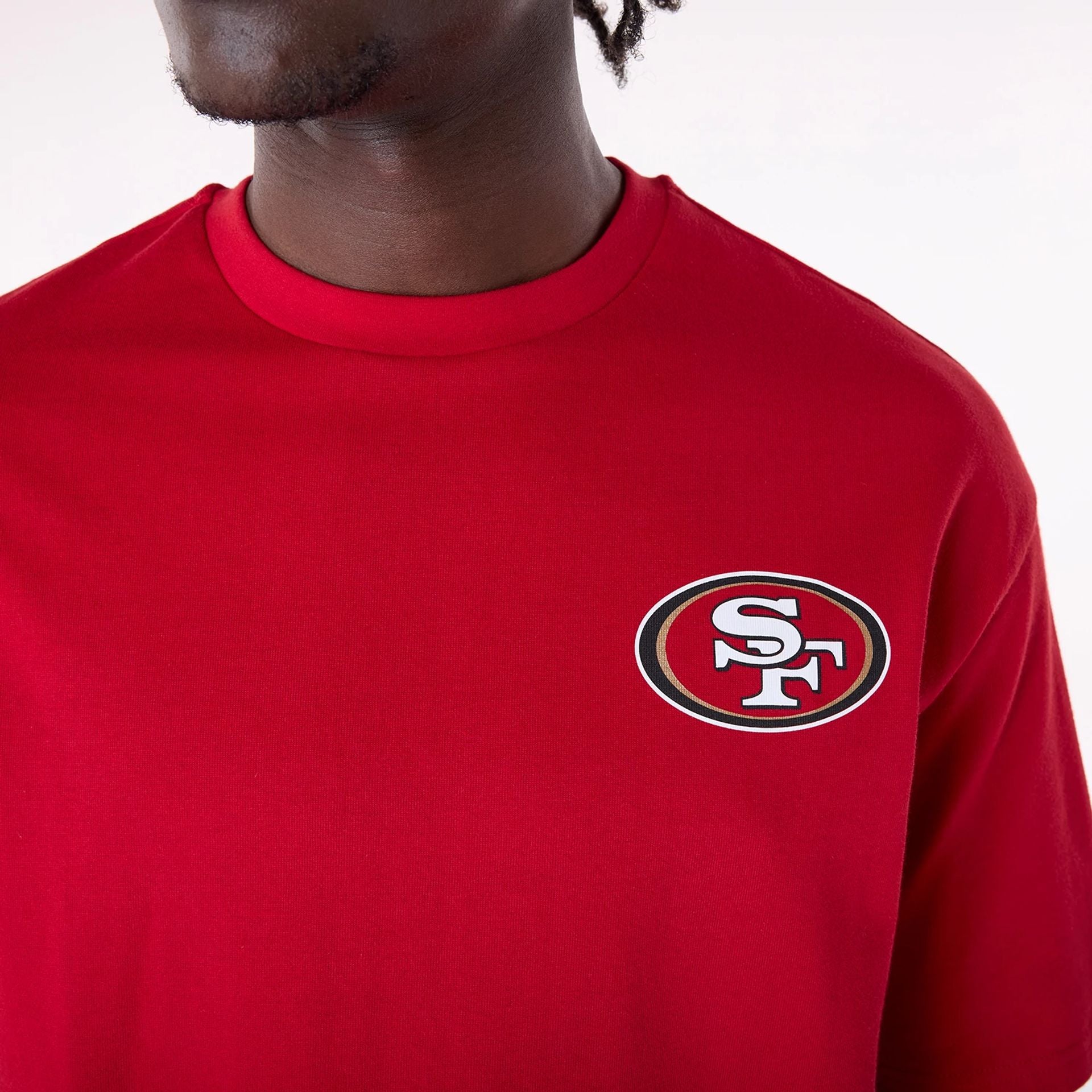 The Male model is wearing San Francisco 49ers NFL Graphic Red T-Shirt 3