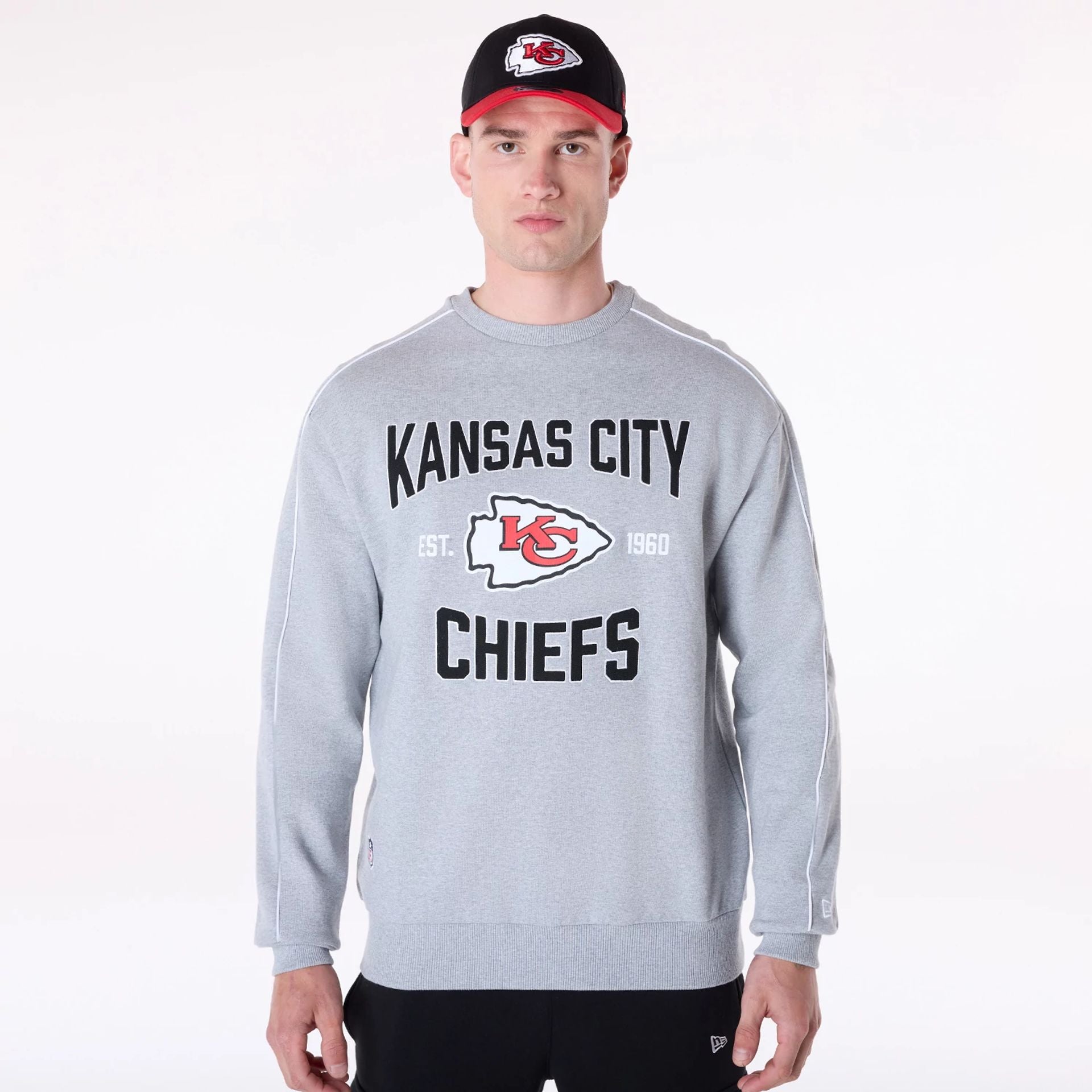 The Male model is wearing Kansas City Chiefs NFL Graphic Grey Crew Neck Sweater 4