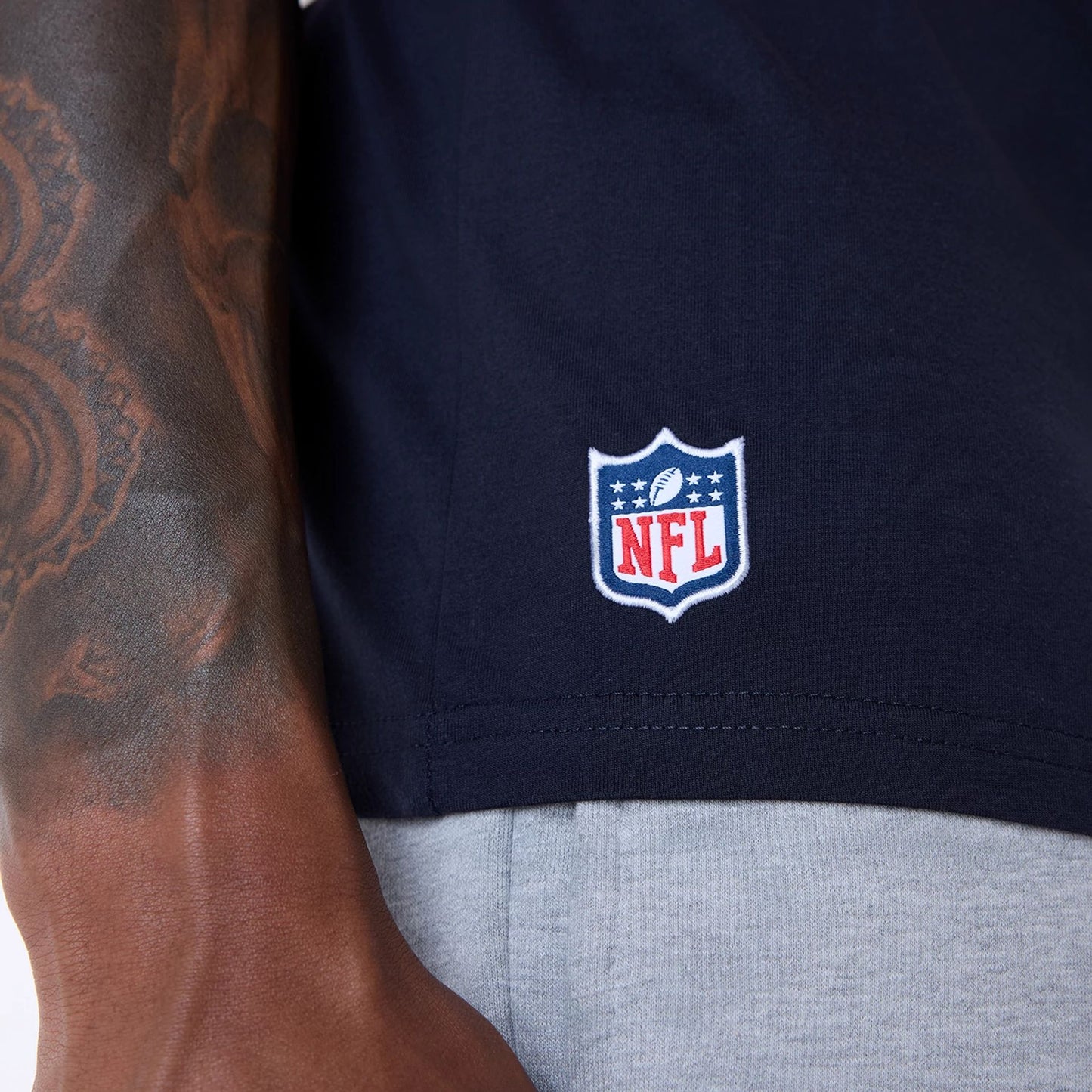 The Male model is wearing San Francisco 49Ers Super Bowl Graphic Navy Oversized T-Shirt 6