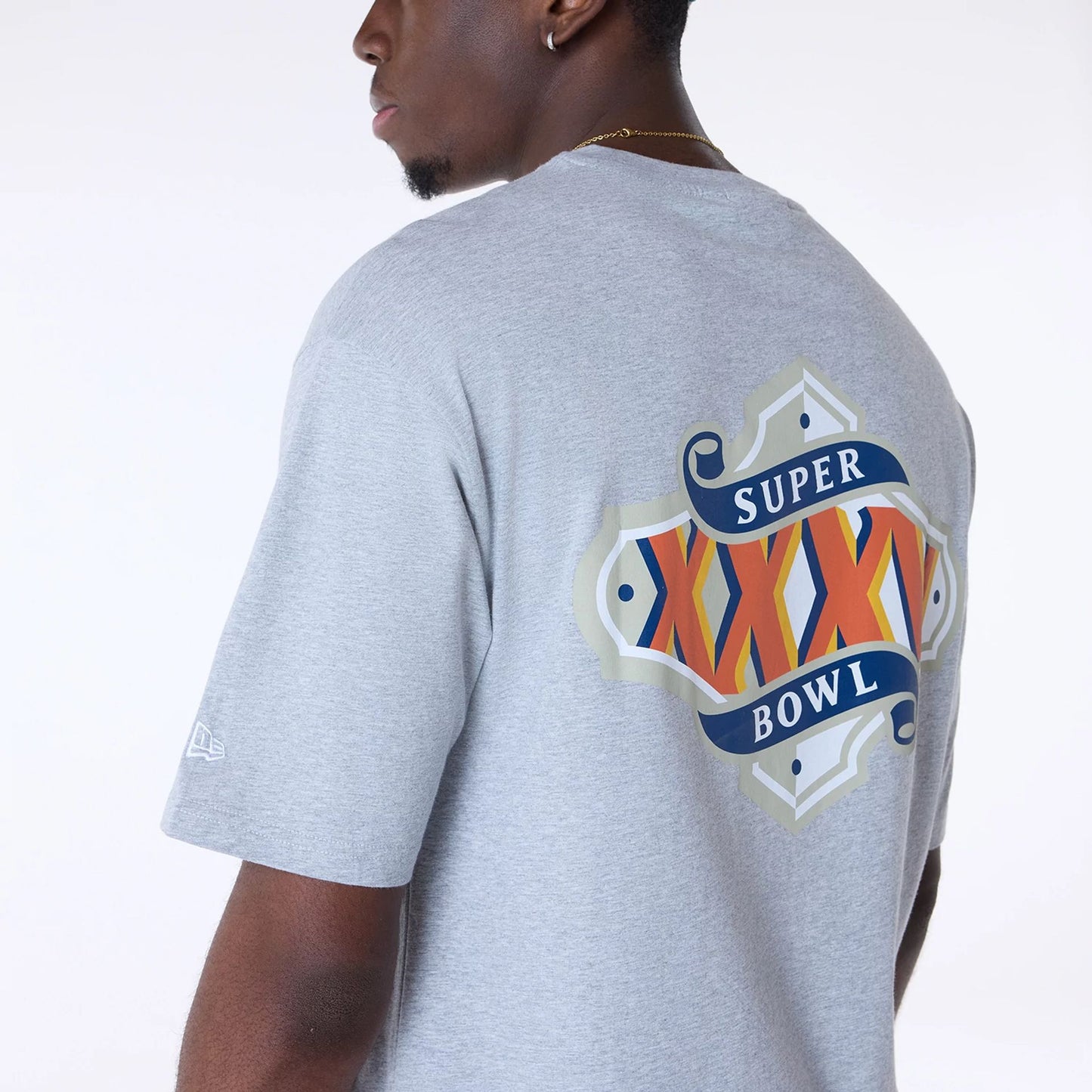 The Male model is wearing Baltimore Ravens Super Bowl Graphic Grey Oversized T-Shirt 4