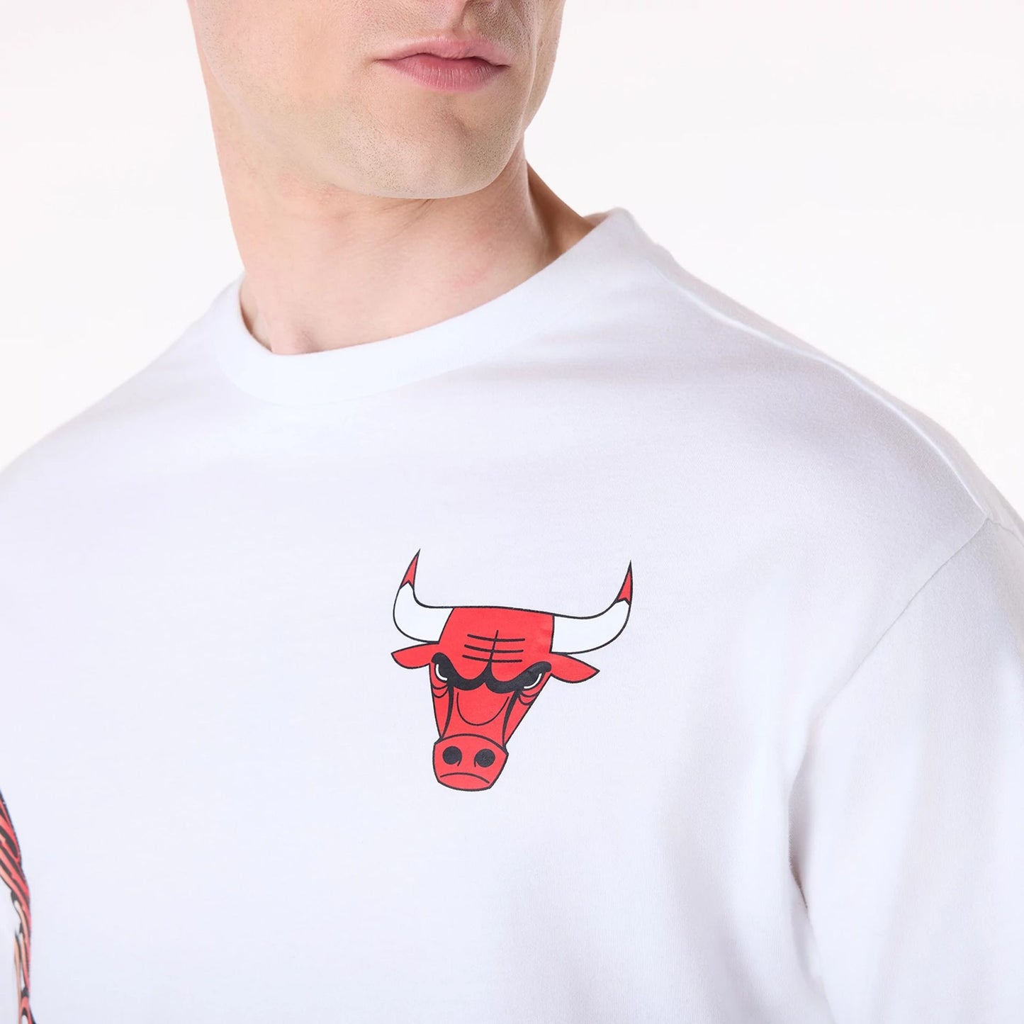 The Male model is wearing Chicago Bulls NBA Font Graphic White T-Shirt 7