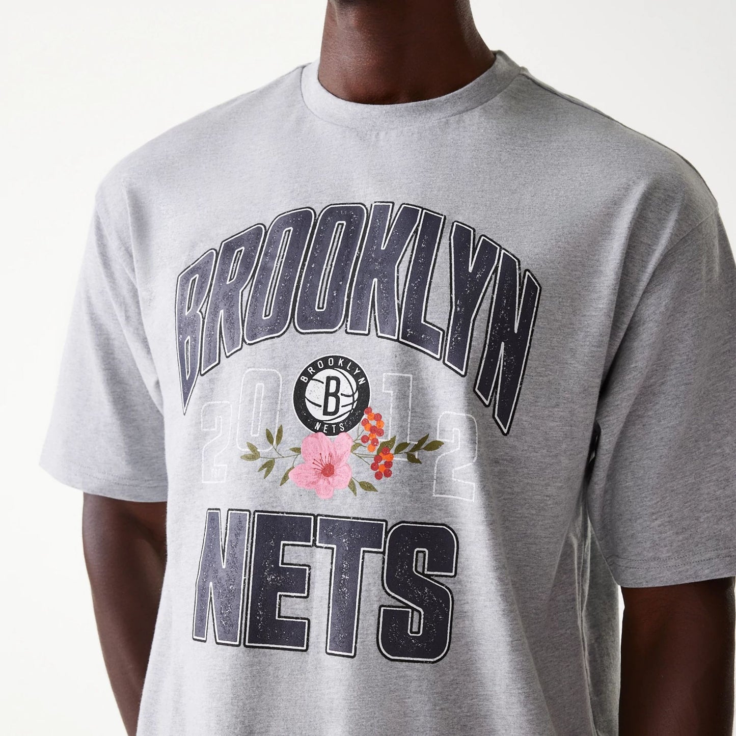 The Male model is wearing Brooklyn Nets NBA Distressed Grey Oversized T-Shirt 3