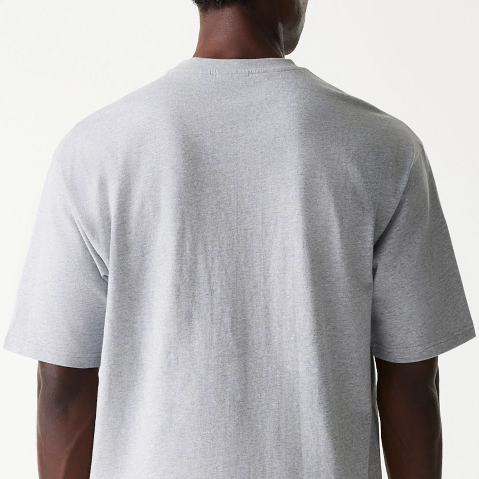 The Male model is wearing Brooklyn Nets NBA Distressed Grey Oversized T-Shirt 7