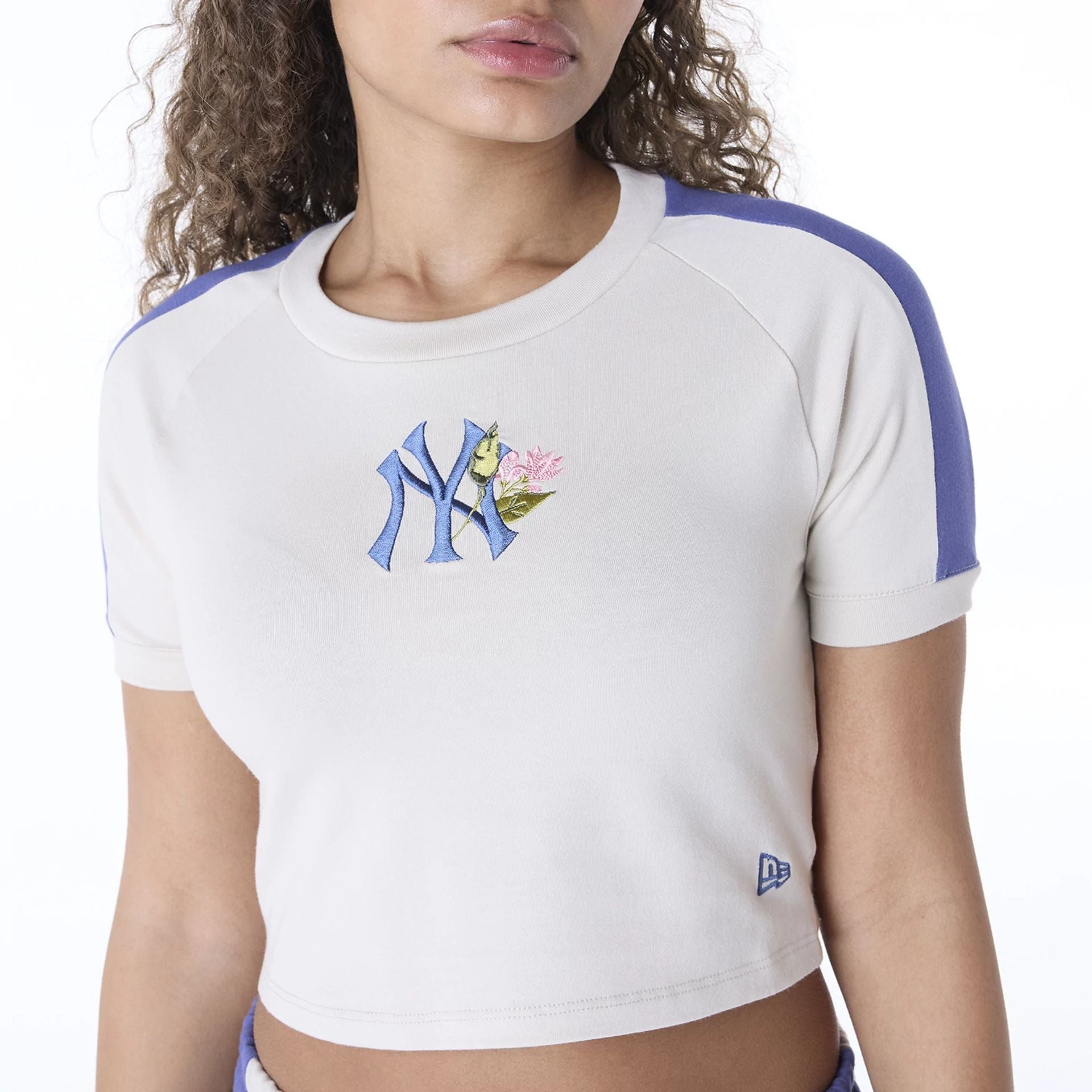 The Female model is wearing New York Yankees Womens MLB Floral Light Beige T-Shirt 6