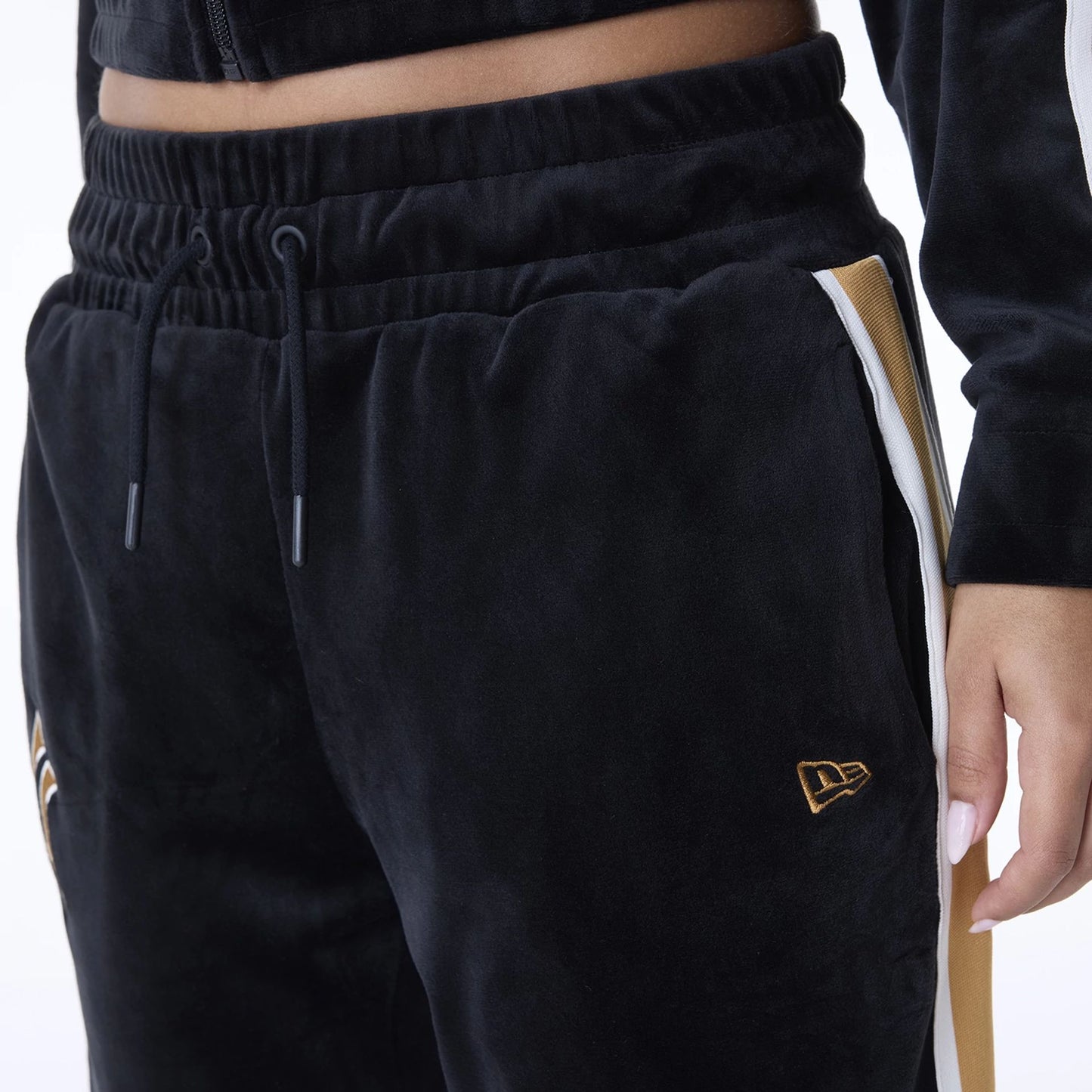 The Female model is wearing New York Yankees Womens MLB Velour Black Joggers 4