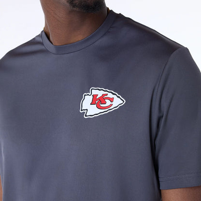 The Male model is wearing Kansas City Chiefs NFL Essentials Dark Grey T-Shirt 7