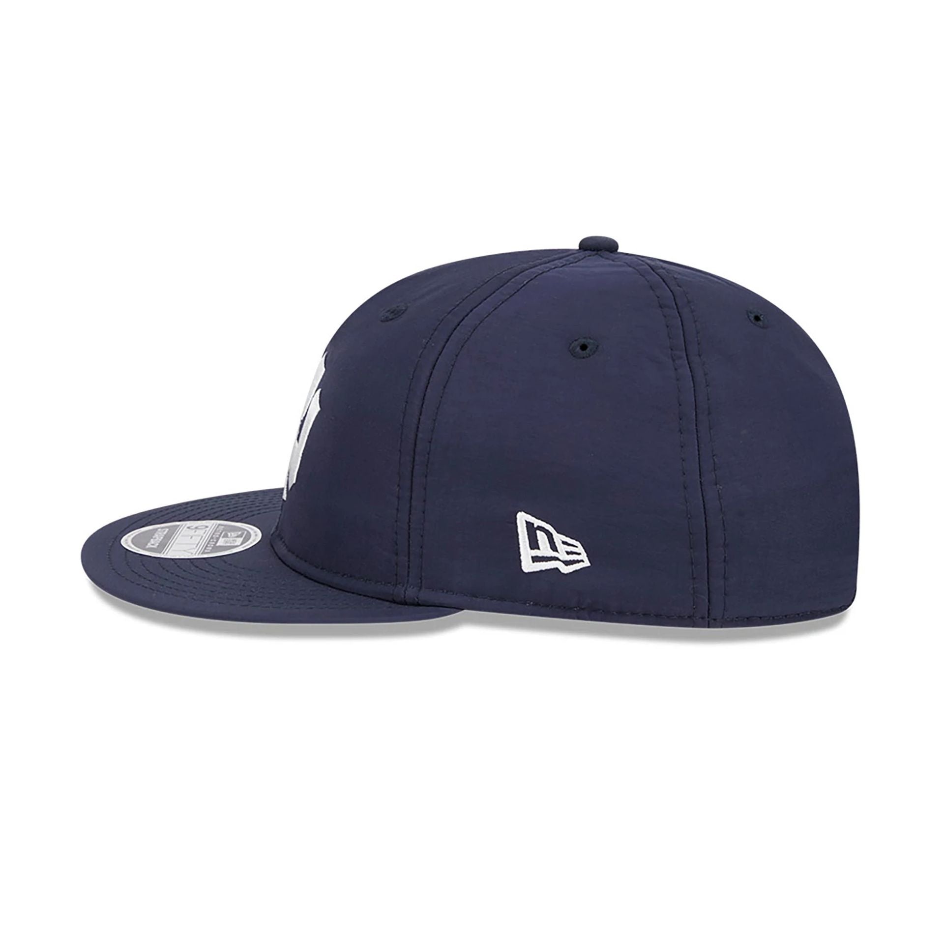 This is a New York Yankees Team Colour Navy Retro Crown 9FIFTY Clipback Cap 7