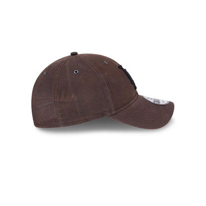 This is a LA Dodgers Waxed Canvas Dark Brown 9TWENTY Adjustable Cap 6