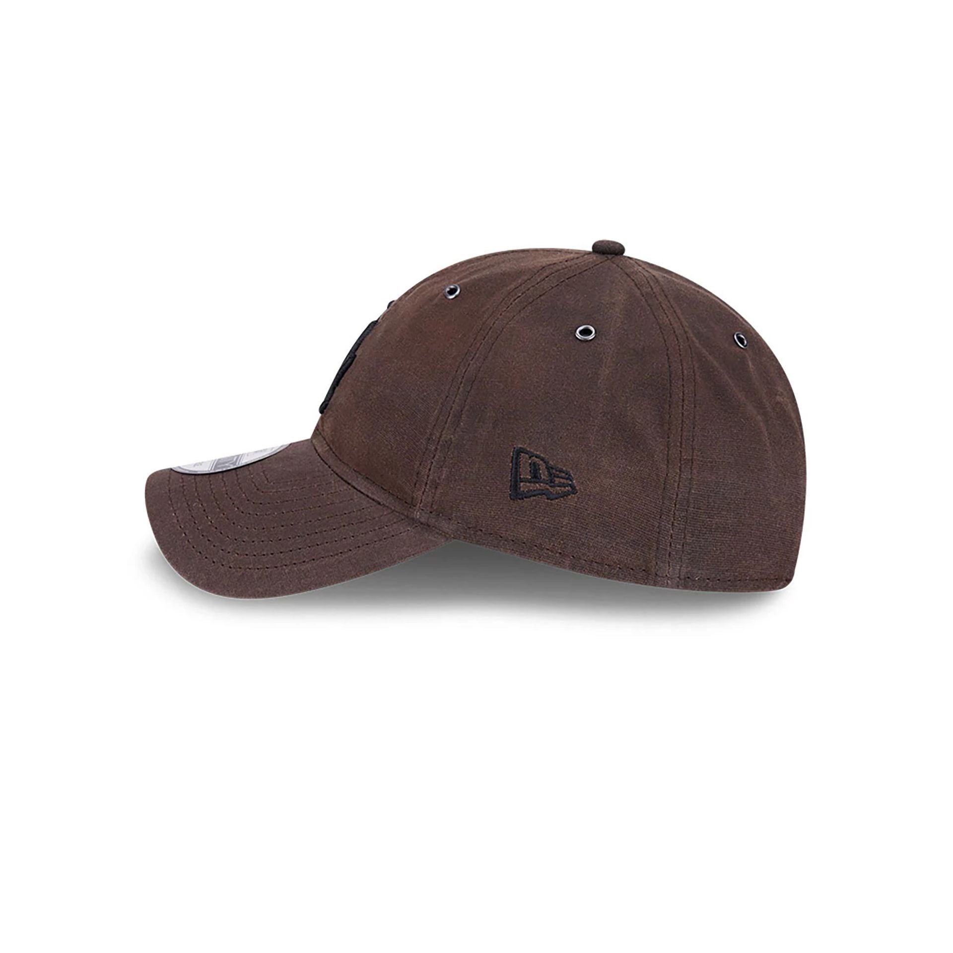 This is a LA Dodgers Waxed Canvas Dark Brown 9TWENTY Adjustable Cap 7