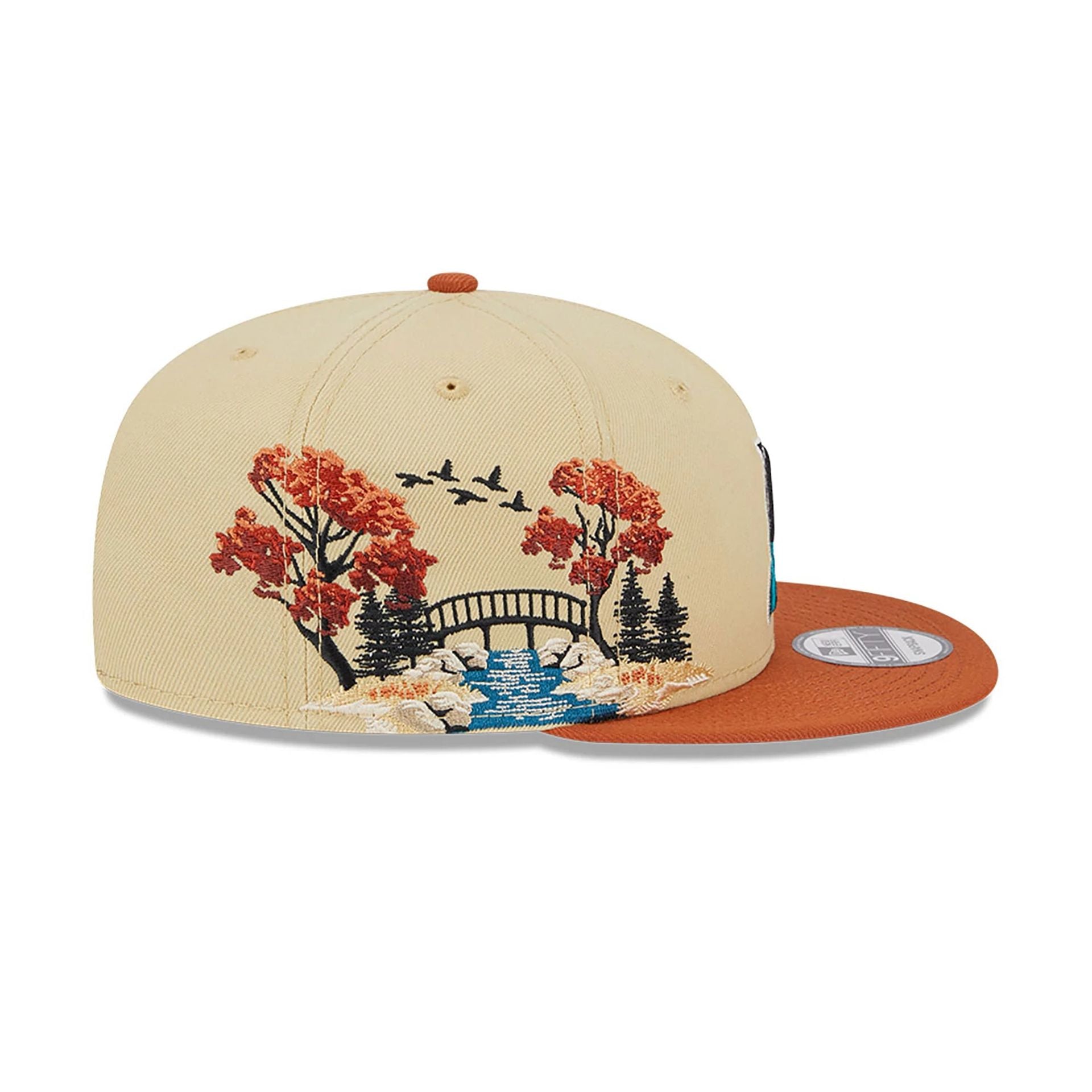 This is a Miami Marlins Fall Landscape Light Beige 9FIFTY Snapback Cap 6