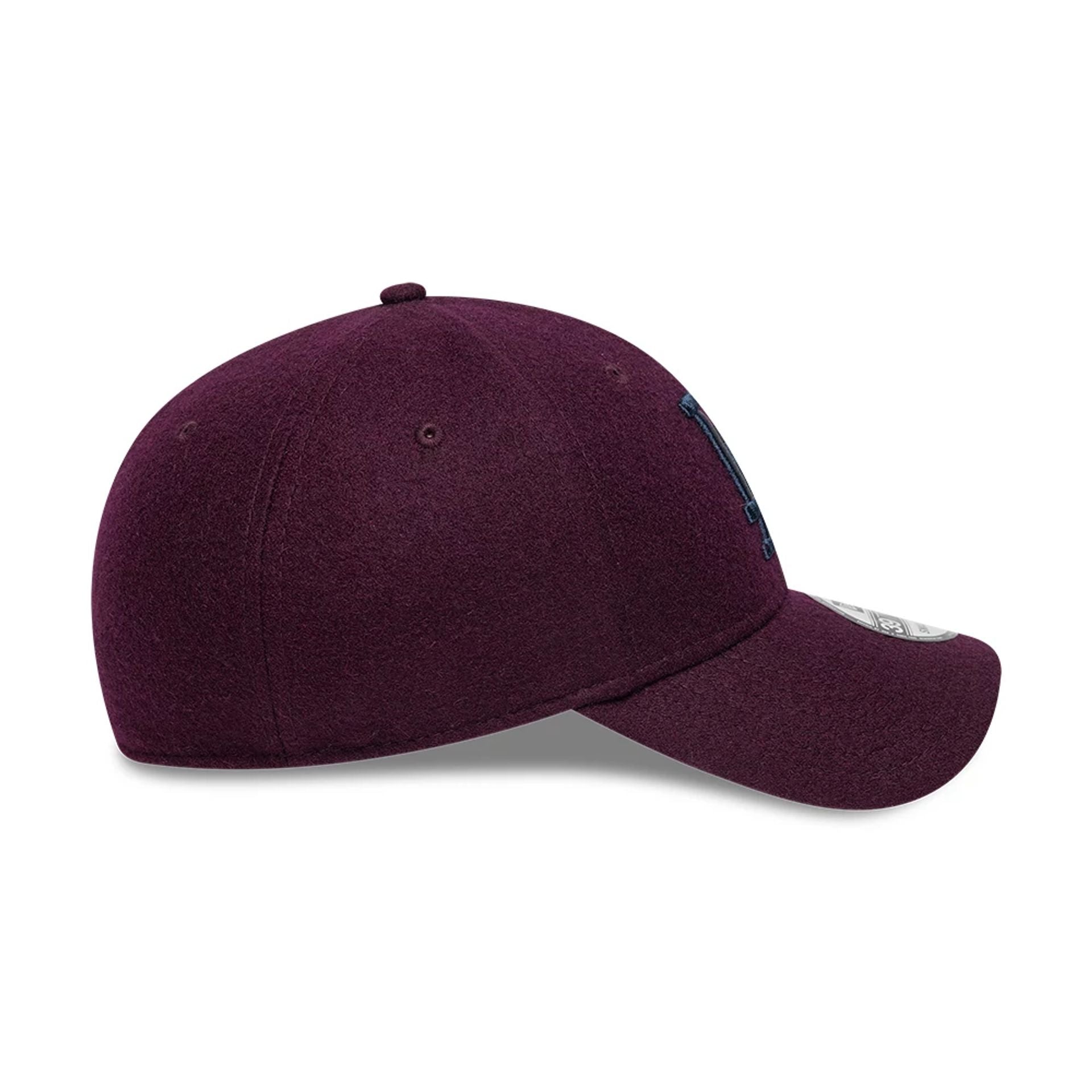 This is a LA Dodgers Melton Wool Purple 39THIRTY Stretch-Fit Cap 6