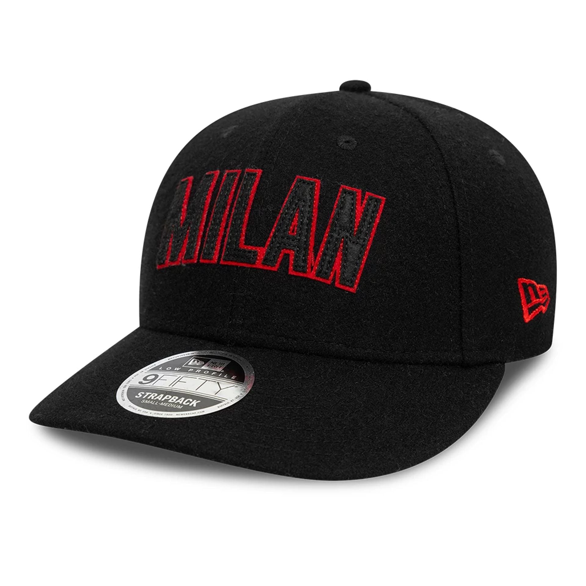 This is a AC Milan x New York Yankees Wordmark Black Low Profile 9FIFTY Strapback Adjustable Cap 3