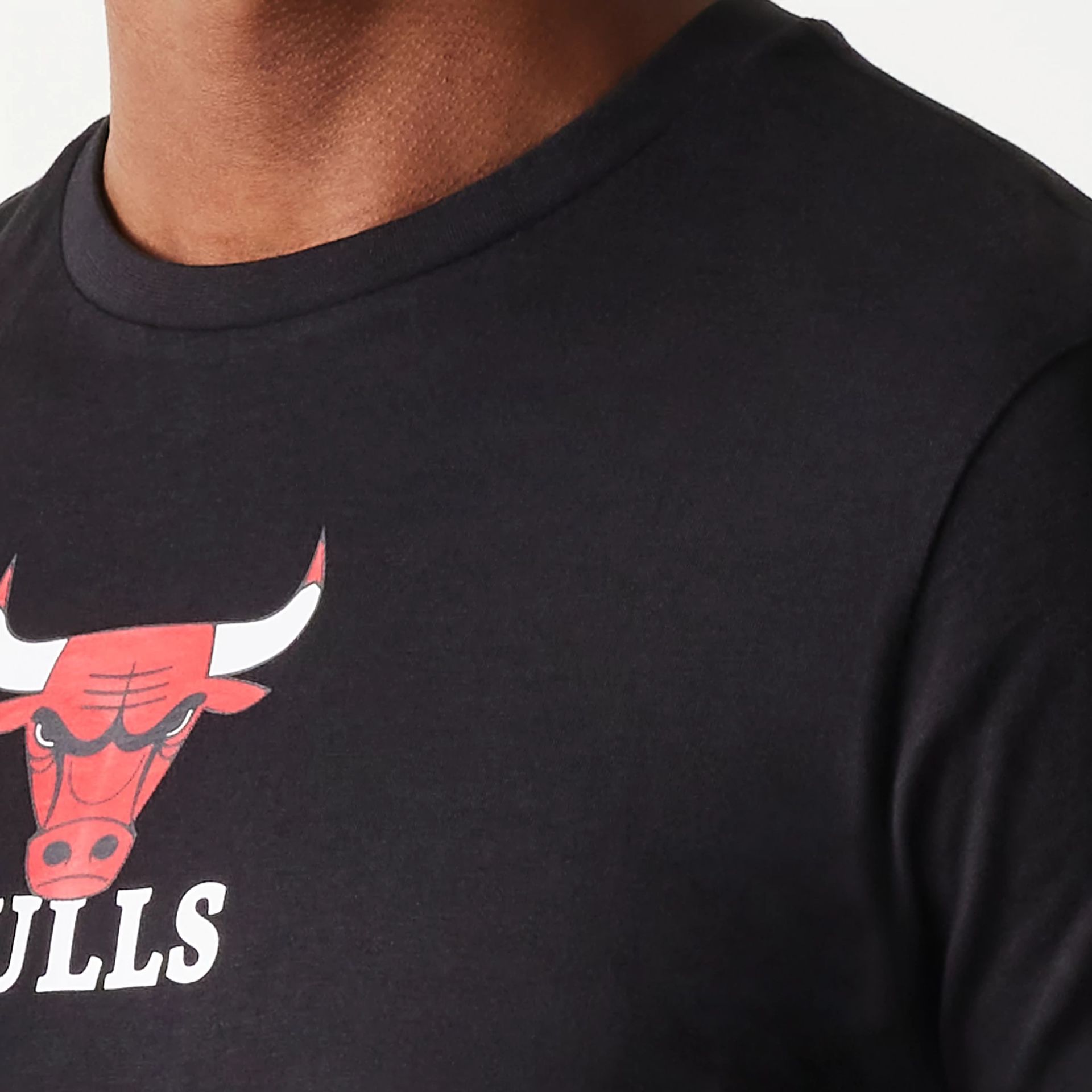 The Male model is wearing Chicago Bulls NBA Black T-Shirt 4