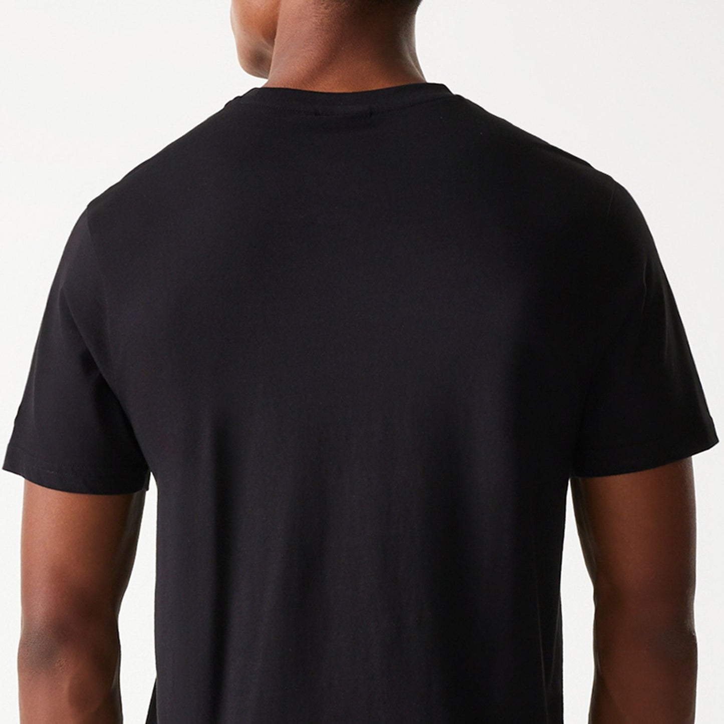 The Male model is wearing LA Lakers NBA Wordmark Black T-Shirt 7