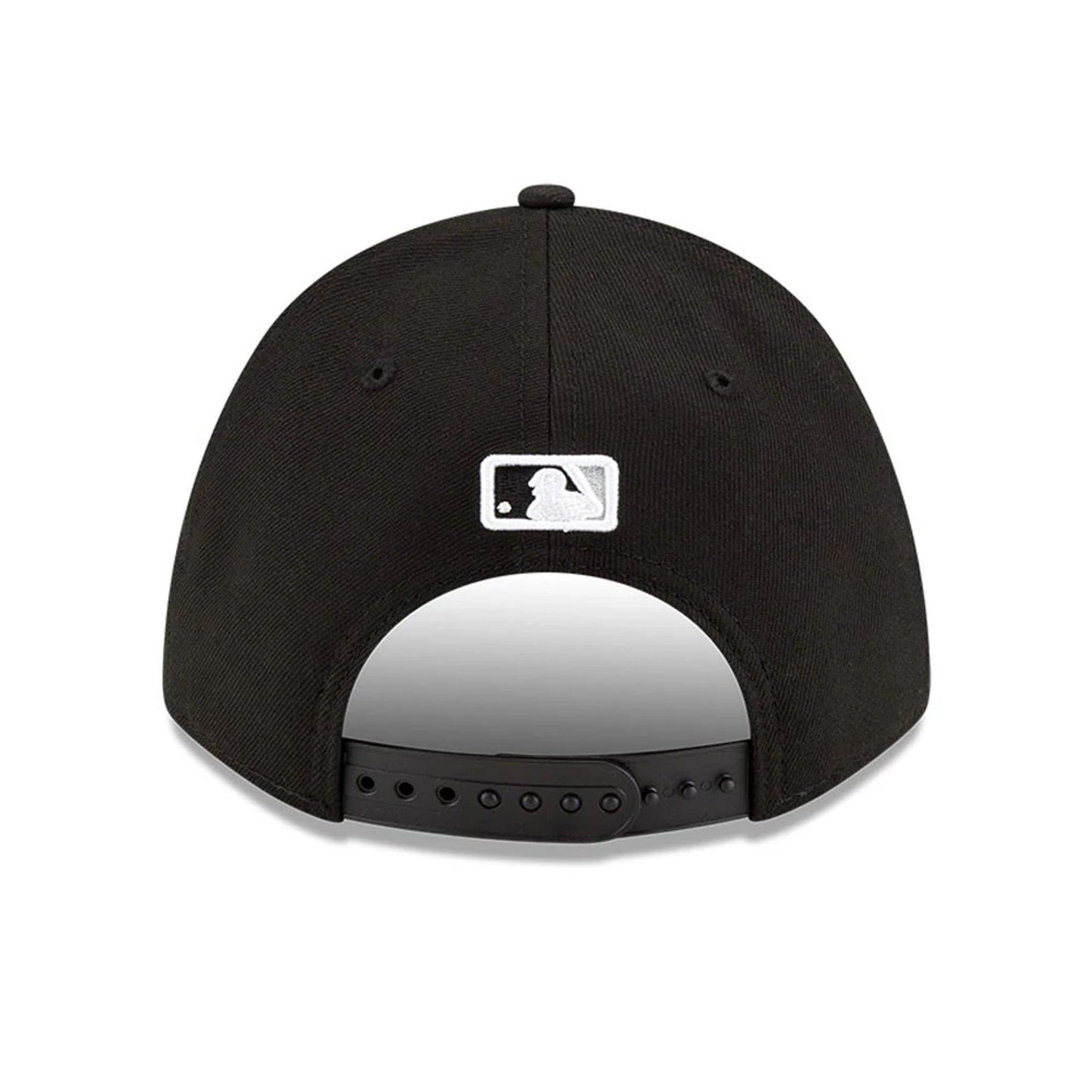 This is a Chicago White Sox MLB Player Replica Black 9FORTY M-Crown Adjustable Cap 4