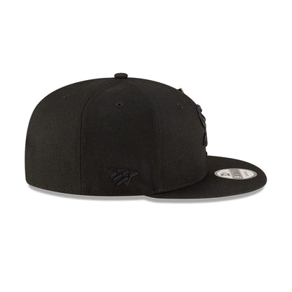 This is a Chicago White Sox Paper Planes x MLB Black 9FIFTY Snapback Cap 6